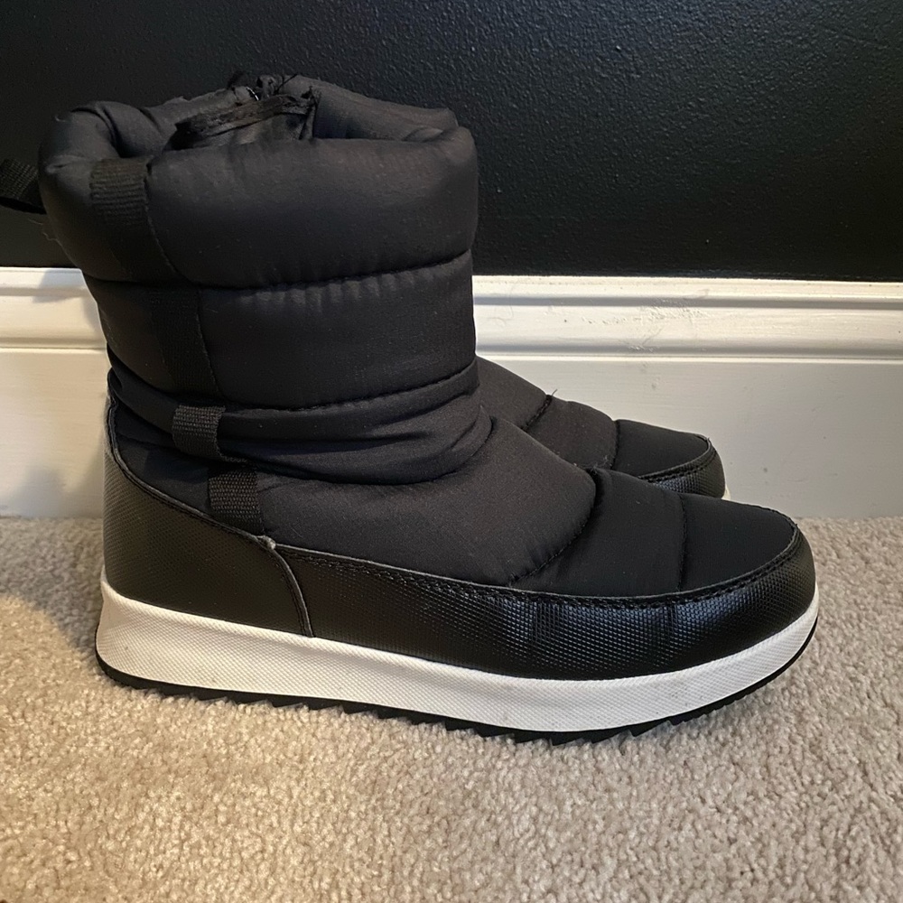 Black Size 8 Snow Boots